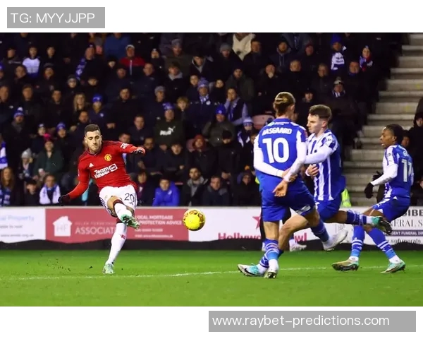 足总杯曼联大胜那不勒斯红牌事件引发全场热议与转会传闻