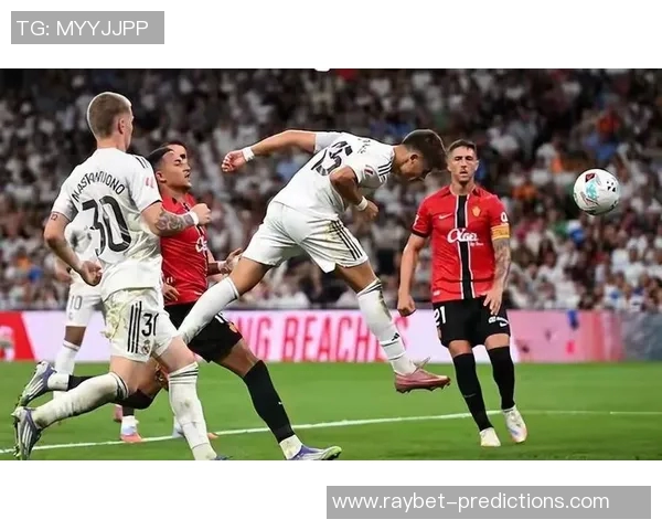 曼联大胜巴黎圣日耳曼五球狂潮引发转会风波与球迷热议