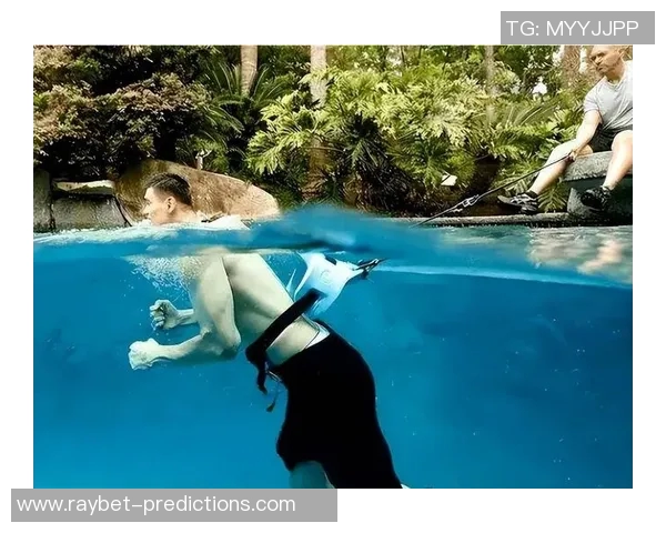 姚明与郭健的篮球传奇：从竞技场到人生舞台的精彩故事