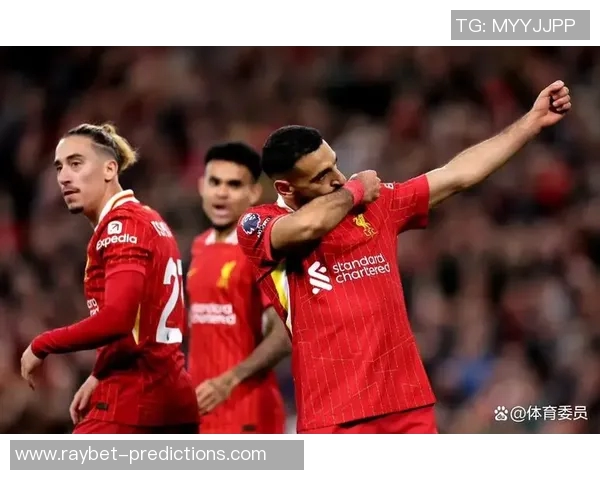 英超激战:里昂与利物浦战成平局红牌事件引发全场热议 英超激战:里昂与利物浦战成平局红牌事件引发全场热议