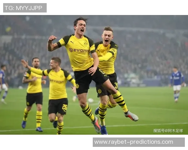 西甲赛场惊现冷门多特蒙德大胜尤文图斯引发全场轰动