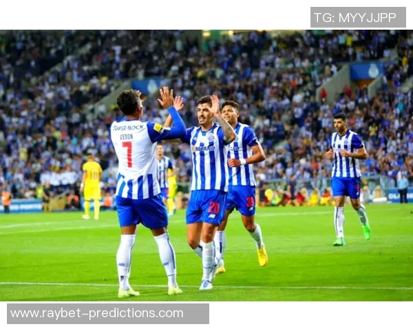 德甲焦点战巴萨与波尔图握手言和赛场气氛瞬间升温